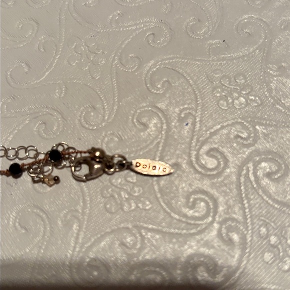 Elegant Albelene Black and Green Pendant Necklace - Picture 4 of 5